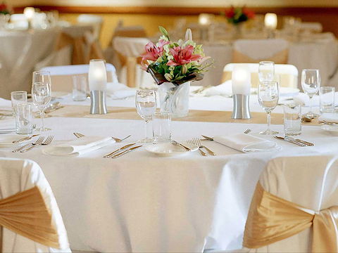 Novotel Canberra - Tourism Bookings 6