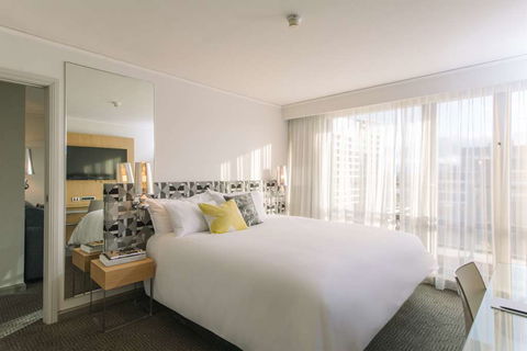 QT Canberra - Tourism Bookings 16