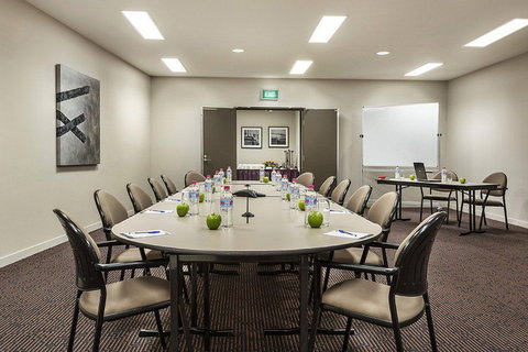 Quest Docklands - Accommodation Europe 2