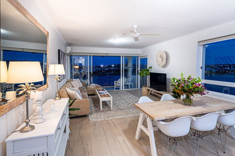 Goldsborough Place - Tourism Bookings 14