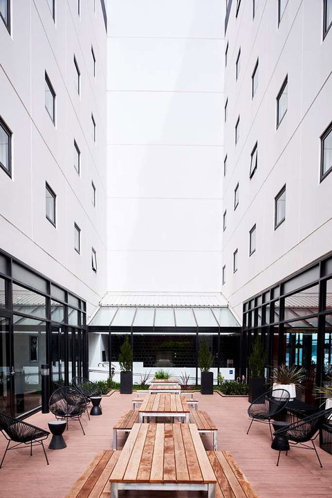 Essence Hotel Carlton - Events Australia 0