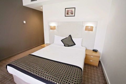 Golden Pebble Hotel - Events Australia 2