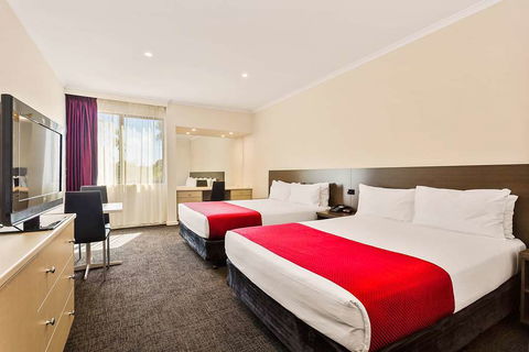 Quality Hotel Manor - Tourism Bookings 2