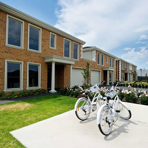 Mansi on Raymond - Events Australia 0