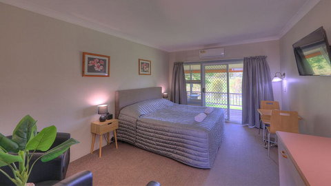 Jacaranda Motor Lodge - Events Australia 1