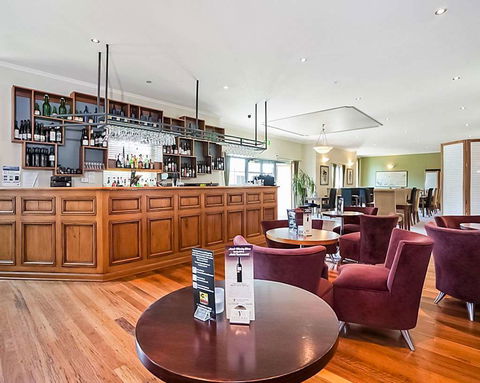 Quality Inn & Suites Menzies - Tourism Bookings 12