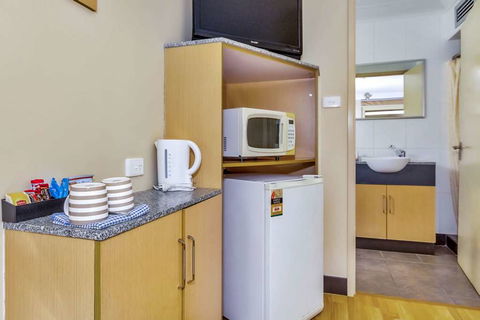 Econo Lodge Karratha - Tourism Bookings 9