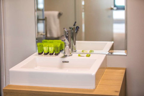 Nightcap at Chester Hill Hotel - Tourism Bookings 1