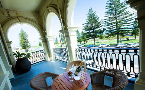 Largs Pier Hotel - Events Australia 2