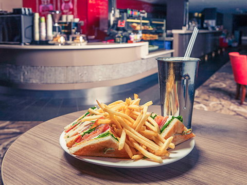 Mercure Orange - Tourism Bookings 2