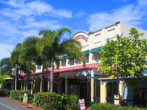 Macrossan House Boutique Holidays Apts - Events Australia 0