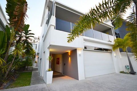 Alex Beach House - Events Australia 0