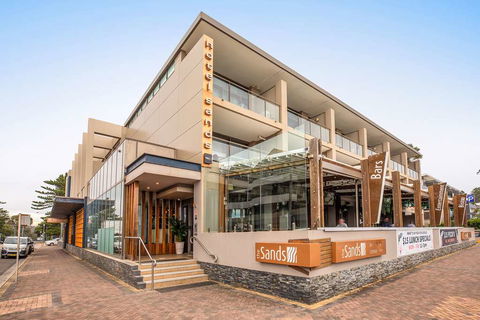 Narrabeen Sands Hotel By Nightcap Plus - Events Australia 1