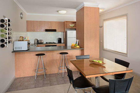 Ringwood Royale Apartment Hotel - Events Australia 3