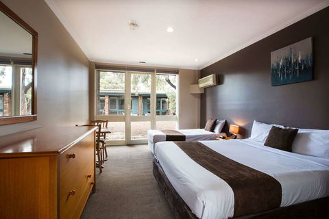 Burvale Hotel - Events Australia 7