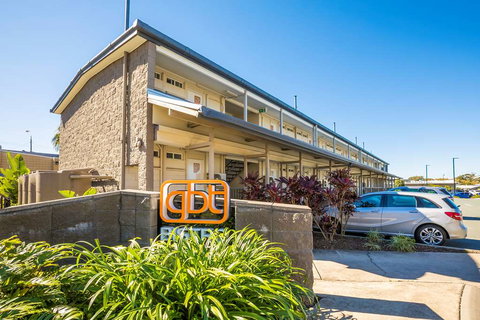 Nightcap at Golden Beach Tavern - Events Australia 0