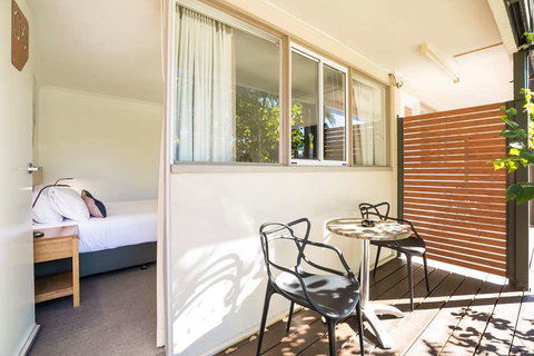 Nightcap at Golden Beach Tavern - Events Australia 4