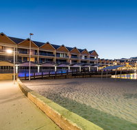 Dolphin Quay Apartment Hotel - Events Australia