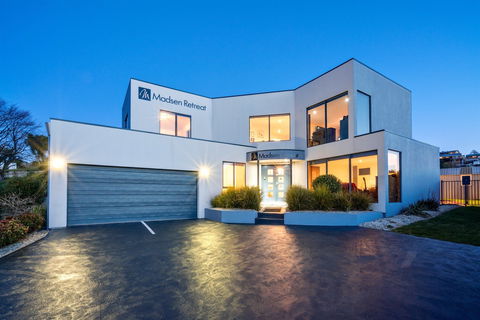 Madsen Retreat - Events Australia 0
