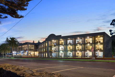 North Pier Hotel Cowes - Events Australia 1