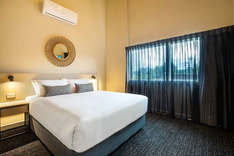 Nightcap At Manhattan Hotel - Events Australia 6