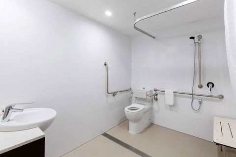 Travelodge Sydney Airport - Tourism Bookings 4