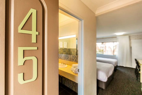 Boomerang Hotel - Events Australia 7