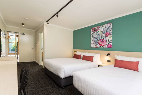 NIghtcap at Balaclava Hotel - Accommodation Europe 2