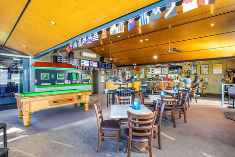 Nightcap at Riverside Hotel - Events Australia 7