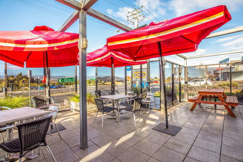 Nightcap at Riverside Hotel - Events Australia 8