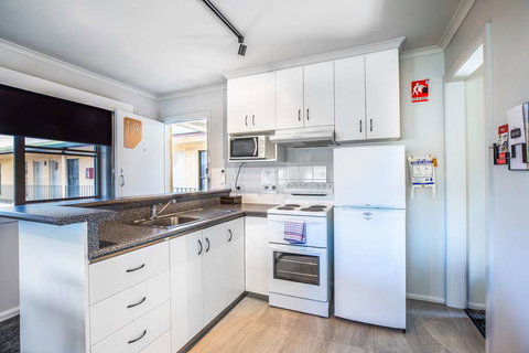 Nightcap at Riverside Hotel - Events Australia 15