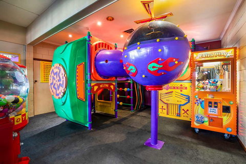 Nightcap at Riverside Hotel - Events Australia 17