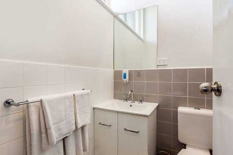 Nightcap at Ashley Hotel - Events Australia 1