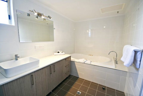 The Aberdeen Motel - Events Australia 1