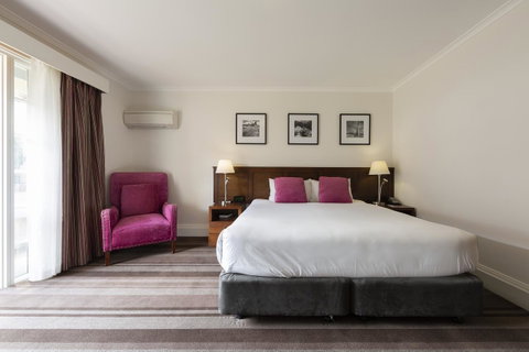 Mercure Canberra - Tourism Bookings 14