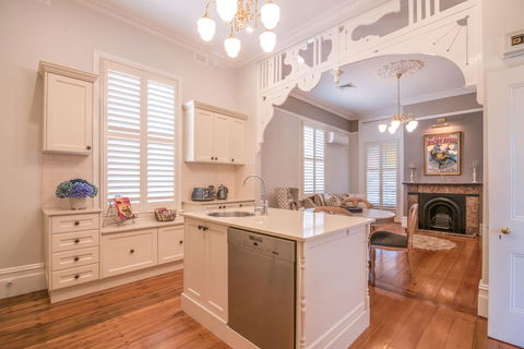 De Russie Boutique Hotel - Events Australia 24