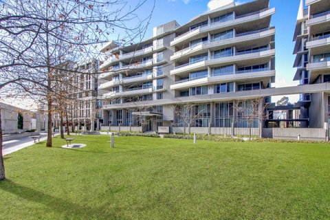 Realm Park 39 Barton ACT - Tourism Bookings 39