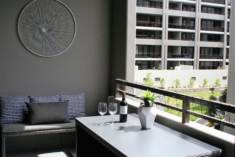 Modern Executive Apt@Barton*1BR*WiFi*Gym*Secure Parking*Canberra - Tourism Bookings 2