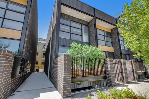 Accommodate Canberra - Parbery - Accommodation Europe 4