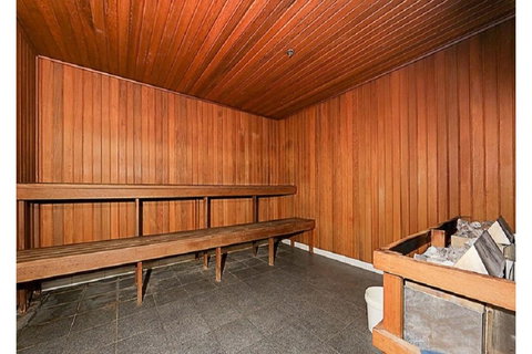 Spacious 1BR Stylish New Acton Apartment +Parking - Accommodation Europe 4