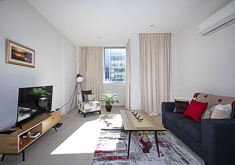 Spacious 1BR Stylish New Acton Apartment +Parking - Accommodation Europe 2