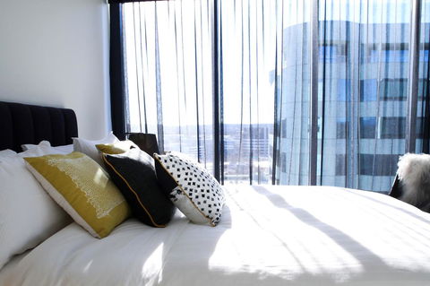 Kui Manhattan 2 - Tourism Bookings 17