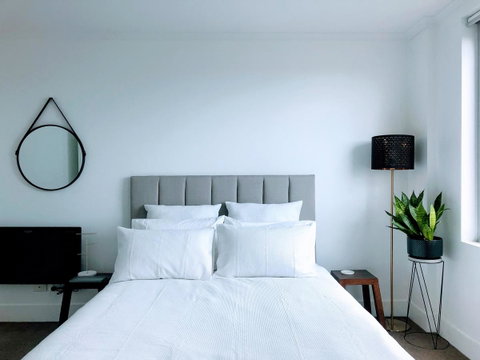 Staying Places - The Avenue - Tourism Bookings 16