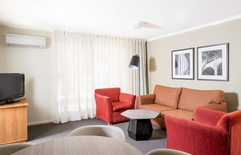 Mantra On Northbourne - Tourism Bookings 15
