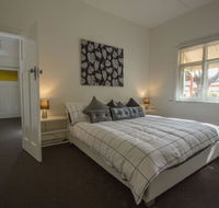 Cowan Street Bungalow - Events Australia