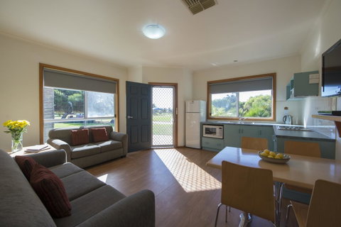 The Retreat West Beach Parks - Tourism Bookings 23