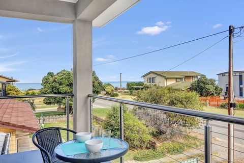 Eastern Breeze - Events Australia 22