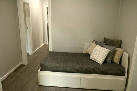 The Purple Door On Seaview - Events Australia 9