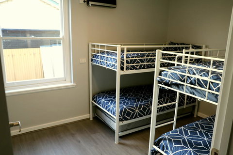 The Purple Door On Seaview - Events Australia 14