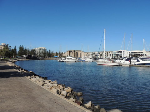 Glenelg - Marina Retreat - Events Australia 4